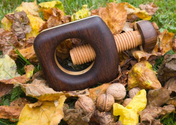 Nussknacker aus gedämpfter Eiche und Ahorn von mARTinWood