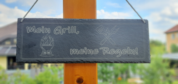 Handgefertigte Schiefertafel mit dem Spruch „Mein Grill, meine Regeln“ von mARTinWood