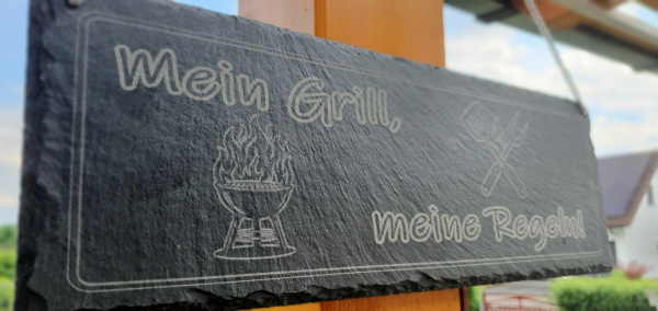 Preview: Handgefertigte Schiefertafel mit dem Spruch „Mein Grill, meine Regeln“ von mARTinWood