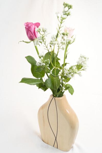 Preview: Handgefertigte Ahornholz Vase „Cross cut“ mit dunklen Indian-Laurel-Intarsien und integriertem Glasröhrchen