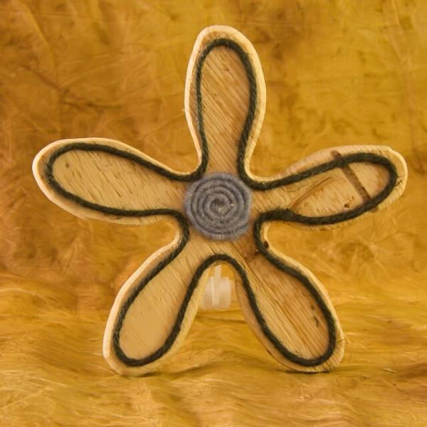 Dekoblume mit Filzapplikation