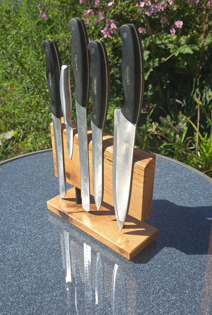 Magnet-Messerhalter aus Eiche – handgefertigtes Holzunikat