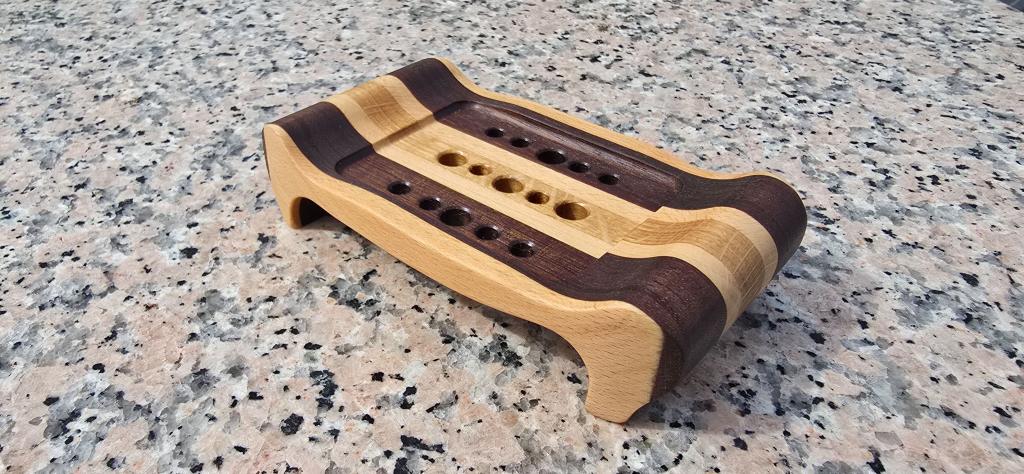 Seifenschale Stripes mit natürlicher Holzmaserung