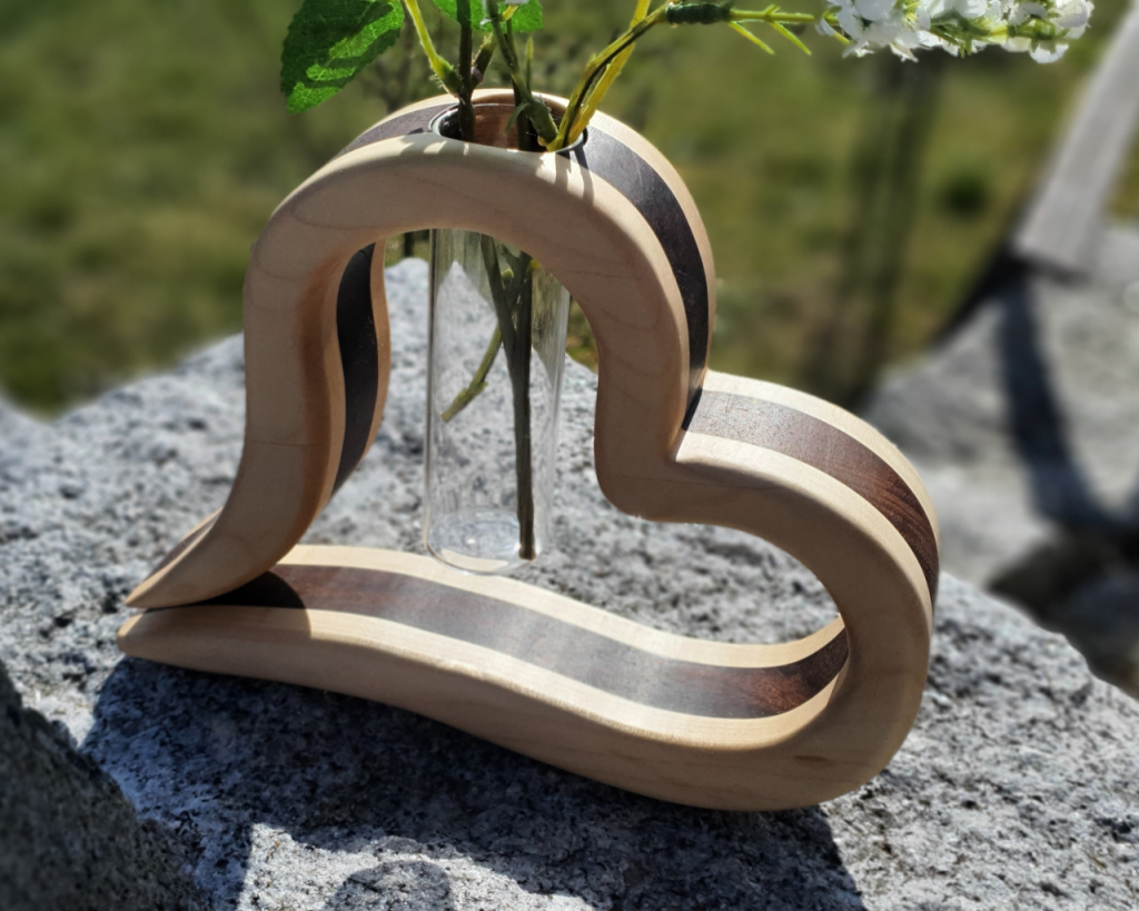 Vase in Herzform gerundete Kanten