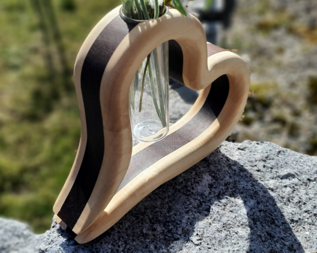 Vase in Herzform gerundete Kanten