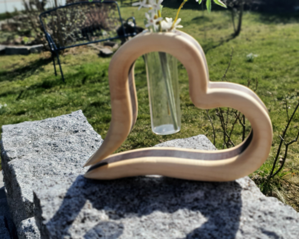 Vase in Herzform gerundete Kanten