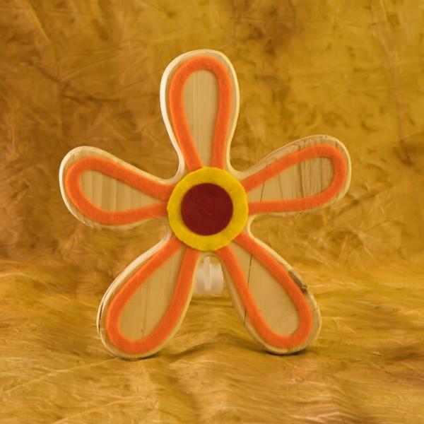 Dekoblume mit Filzapplikation