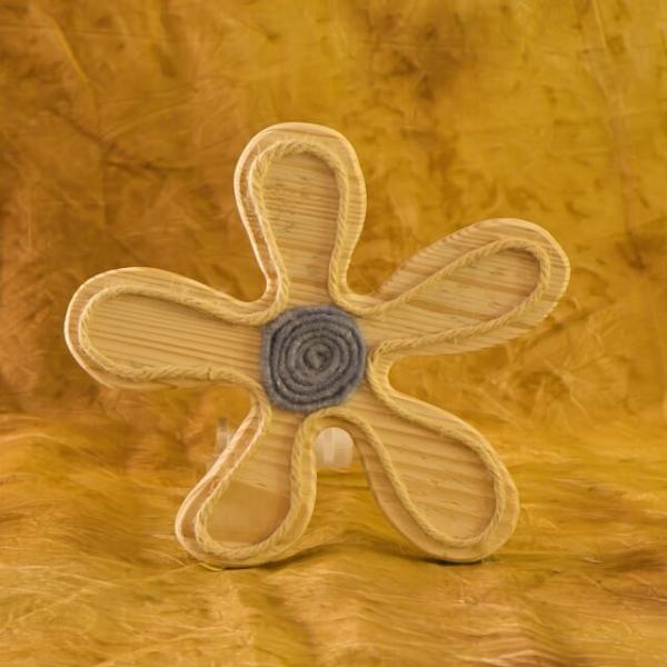 Dekoblume mit Filzapplikation