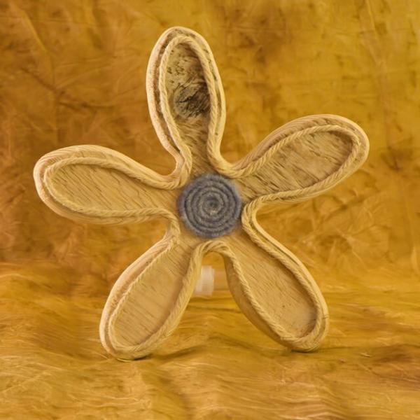 Dekoblume mit Filzapplikation