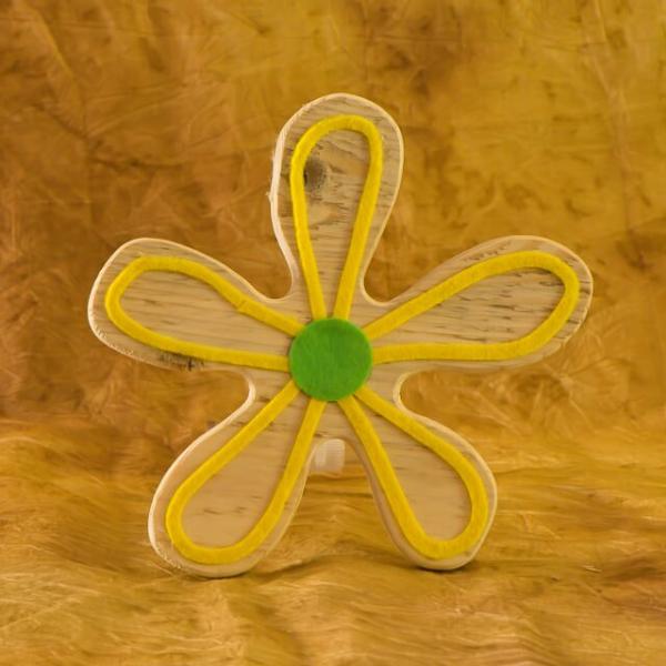 Dekoblume mit Filzapplikation